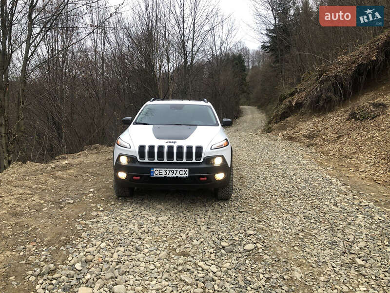Внедорожник / Кроссовер Jeep Cherokee 2015 в Вижнице