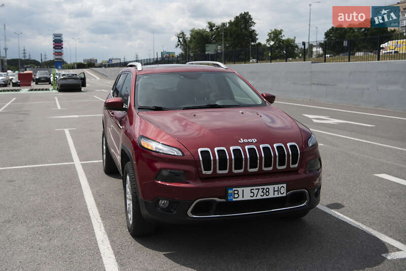 Внедорожник / Кроссовер Jeep Cherokee 2016 в Полтаве Внедорожник / Кроссовер Jeep Cherokee 2016 в Полтаве