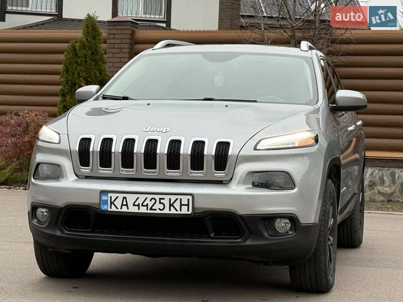 Внедорожник / Кроссовер Jeep Cherokee 2016 в Борисполе