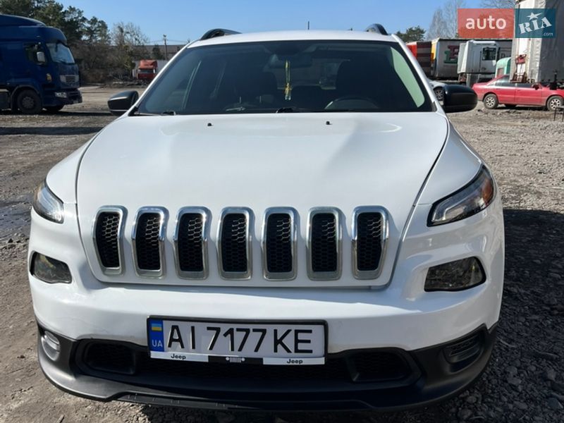 Внедорожник / Кроссовер Jeep Cherokee 2016 в Киеве