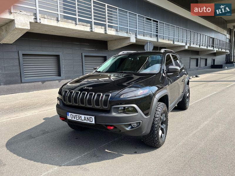 Внедорожник / Кроссовер Jeep Cherokee 2016 в Киеве