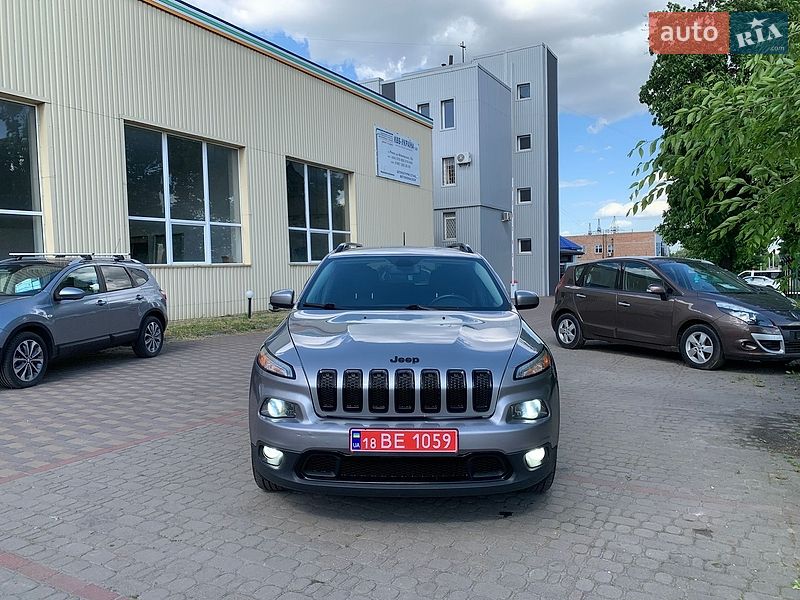 Внедорожник / Кроссовер Jeep Cherokee 2015 в Ровно