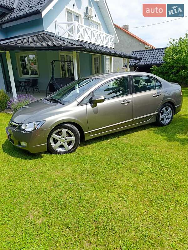 Седан Honda Civic 2006 в Хырове