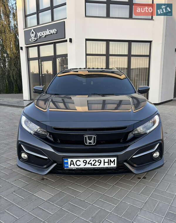 Хэтчбек Honda Civic 2017 в Луцке