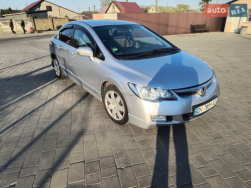 Седан Honda Civic 2008 в Остроге