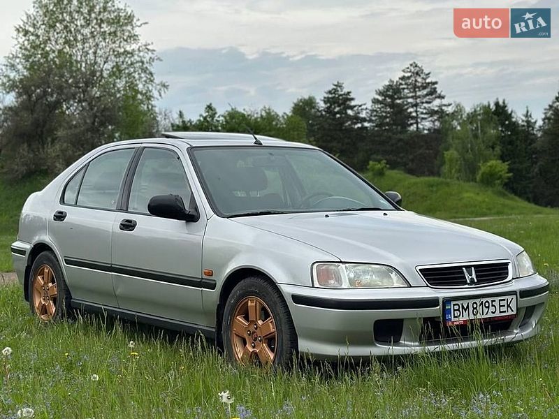 Лифтбек Honda Civic 1999 в Тростянце