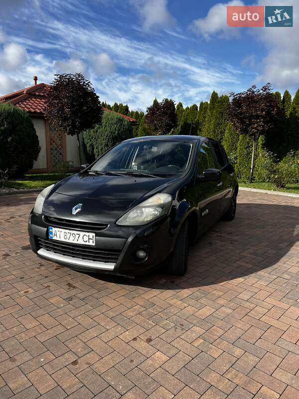 Хэтчбек Renault Clio 2011 в Ивано-Франковске