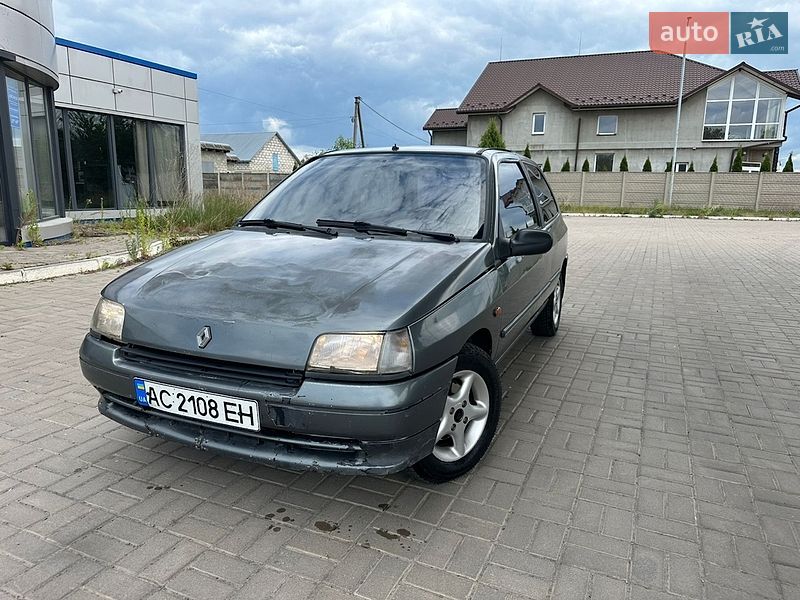 Хэтчбек Renault Clio 1993 в Иваничах