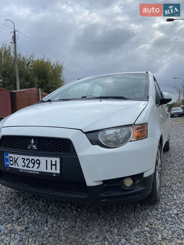 Хэтчбек Mitsubishi Colt 2009 в Ровно Хэтчбек Mitsubishi Colt 2009 в Ровно