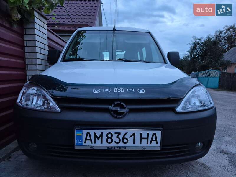 Минивэн Opel Combo 2006 в Житомире