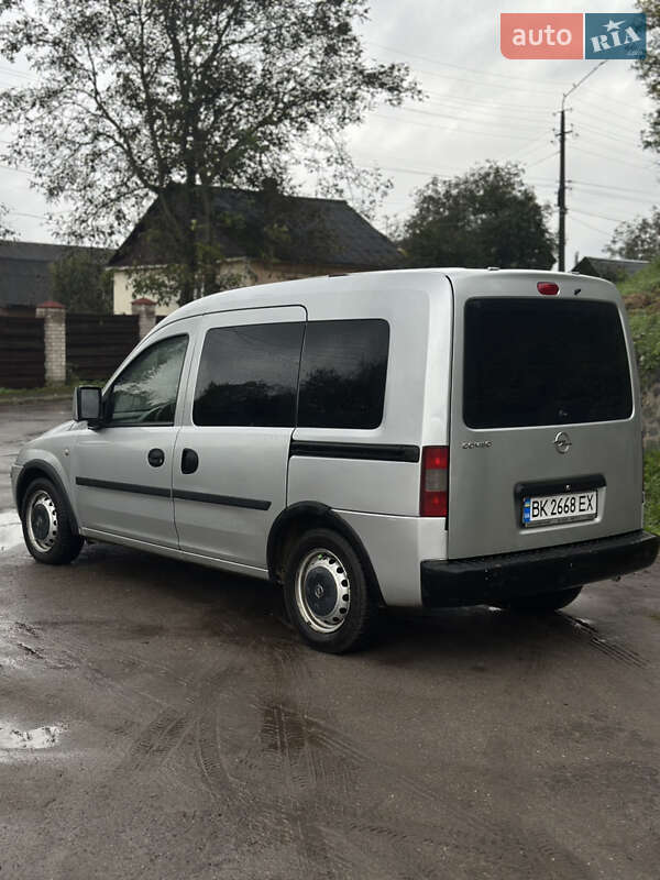 Минивэн Opel Combo 2009 в Остроге Минивэн Opel Combo 2009 в Остроге