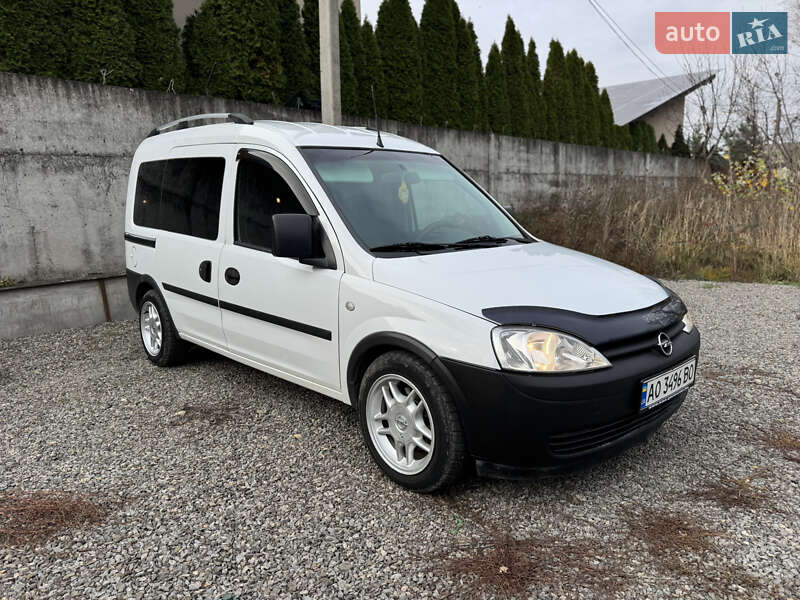 Минивэн Opel Combo 2007 в Виноградове Минивэн Opel Combo 2007 в Виноградове