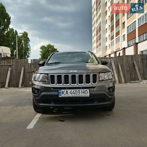 Внедорожник / Кроссовер Jeep Compass 2016 в Вишневом Внедорожник / Кроссовер Jeep Compass 2016 в Вишневом
