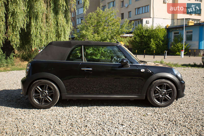 Кабриолет MINI Convertible 2011 в Ивано-Франковске