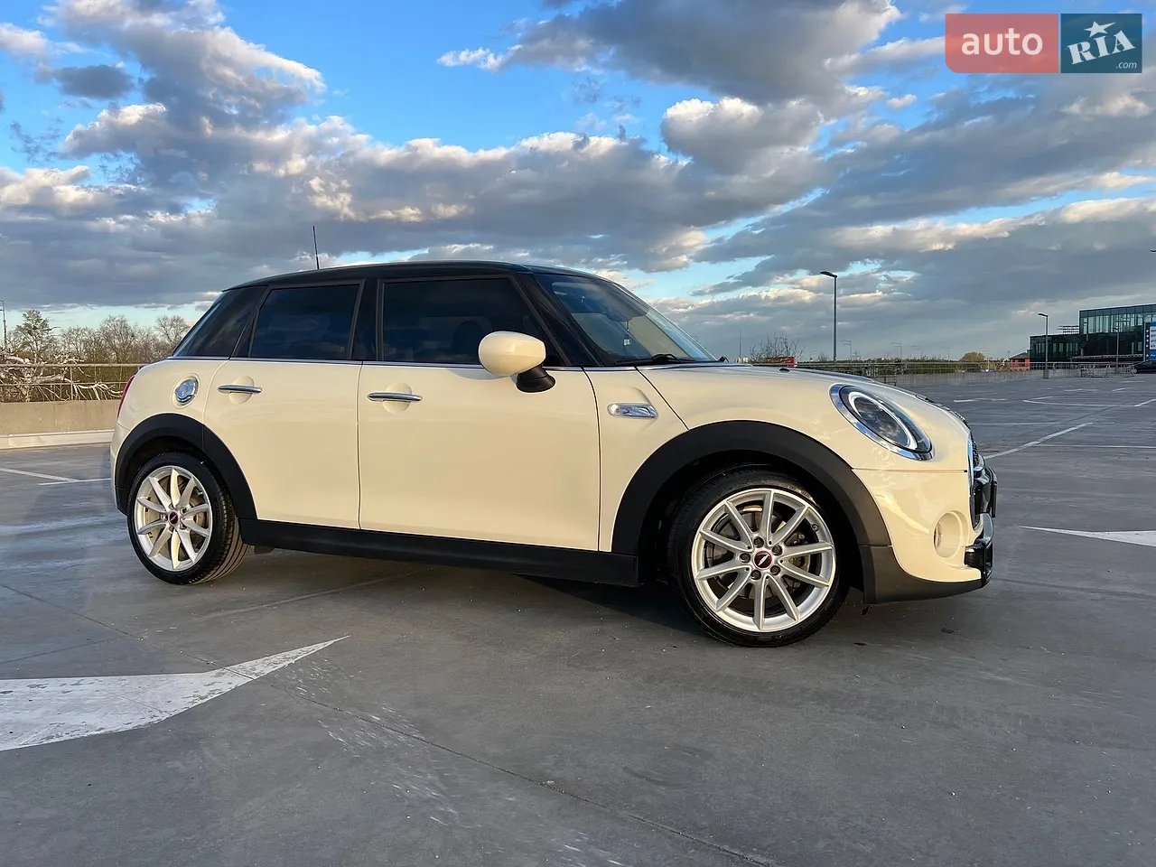 Mini Cooper 2019 photo 2
