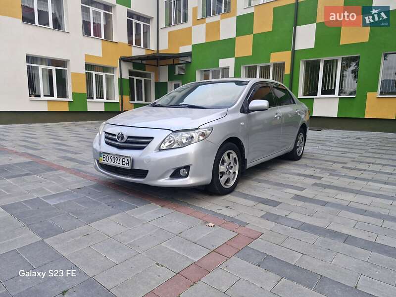 Седан Toyota Corolla 2008 в Тернополе
