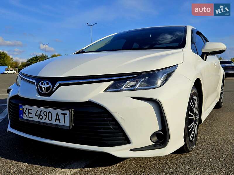 Седан Toyota Corolla 2019 в Днепре