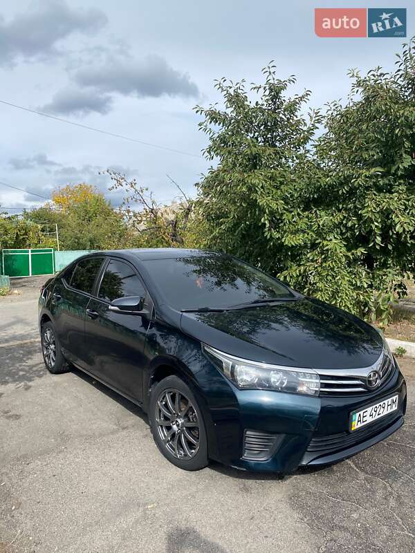 Седан Toyota Corolla 2013 в Терновке