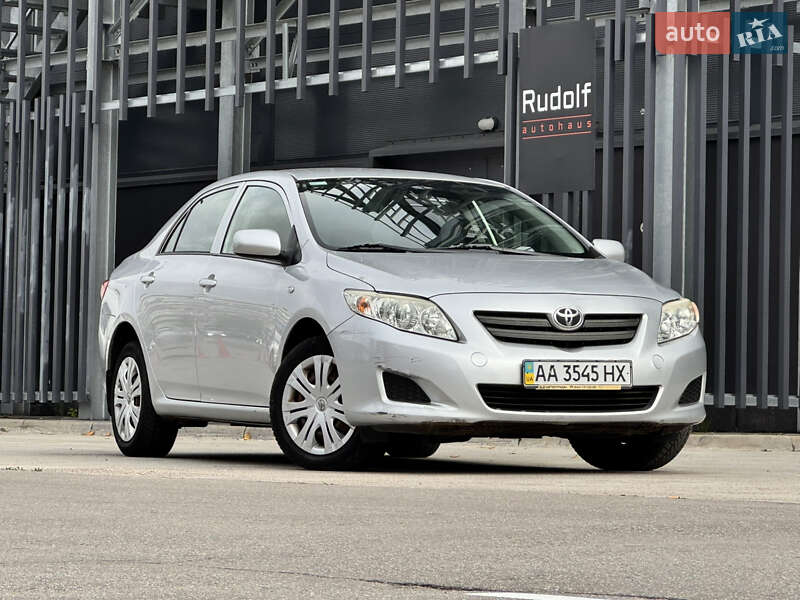 Седан Toyota Corolla 2008 в Киеве