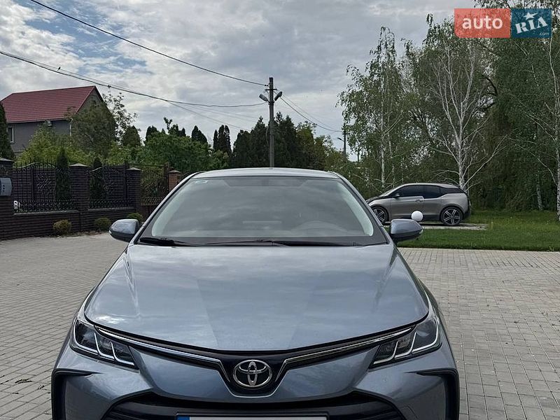 Седан Toyota Corolla 2022 в Днепре
