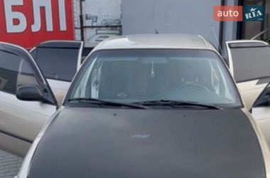 Седан Toyota Corolla 1995 в Толстом