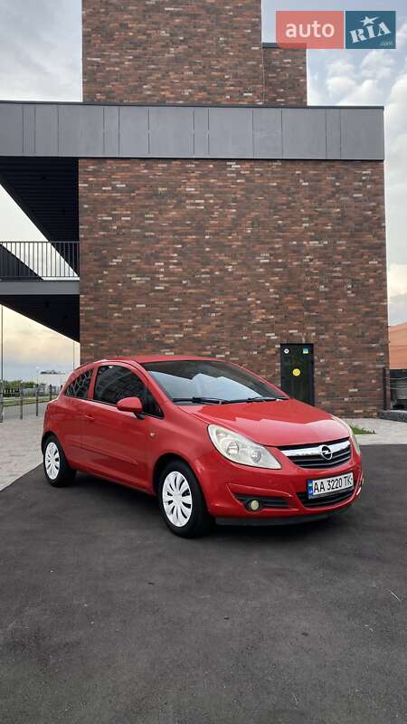Хэтчбек Opel Corsa 2008 в Киеве