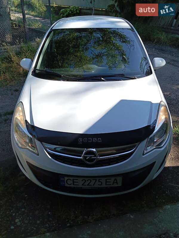 Хэтчбек Opel Corsa 2011 в Заставной