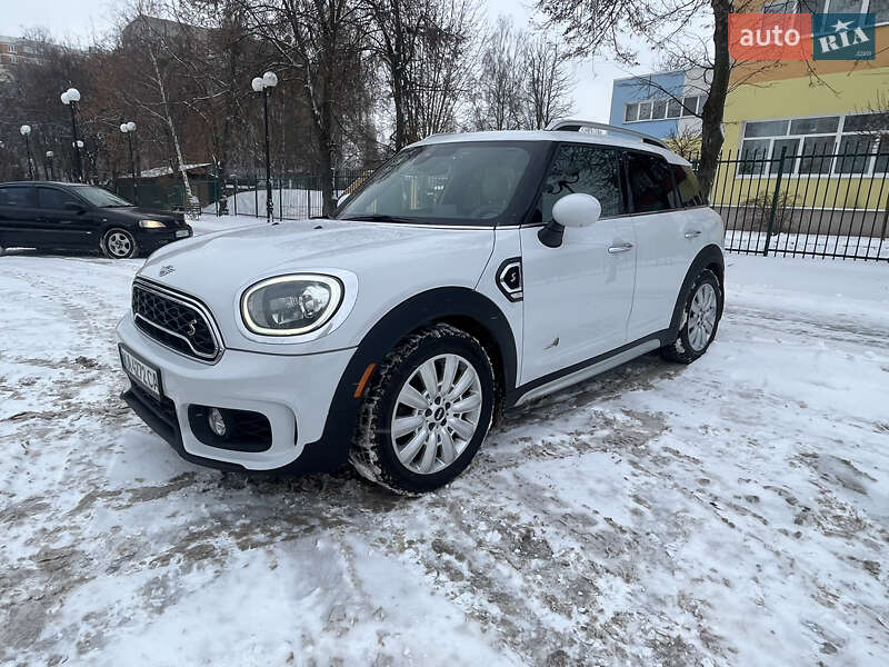 Хэтчбек MINI Countryman 2019 в Вишневом