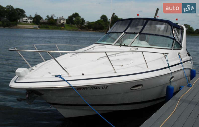 Моторная яхта Chris-Craft Crowne 2001 в Киеве Моторная яхта Chris-Craft Crowne 2001 в Киеве