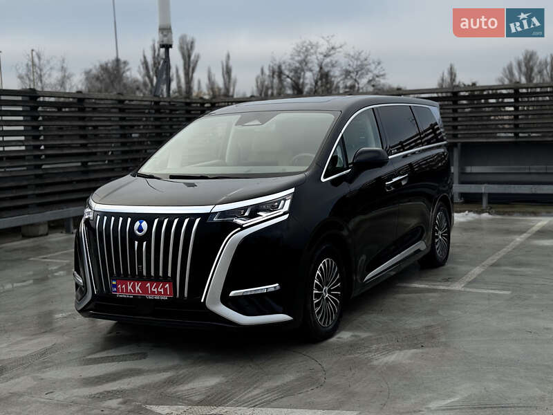 Минивэн Denza D9 2023 в Киеве