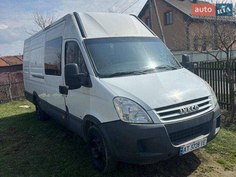 Вантажопасажирський фургон Iveco Daily 2006 в Івано-Франківську