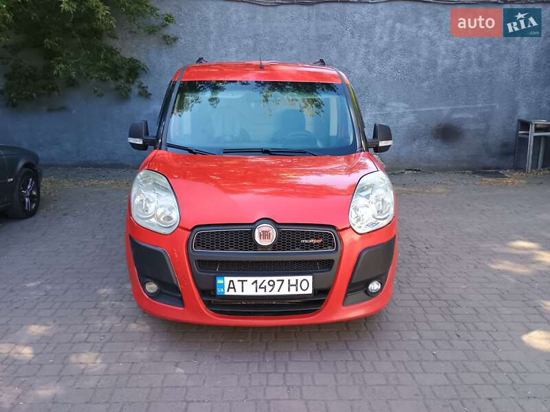 Вантажний фургон Fiat Doblo 2011 в Івано-Франківську