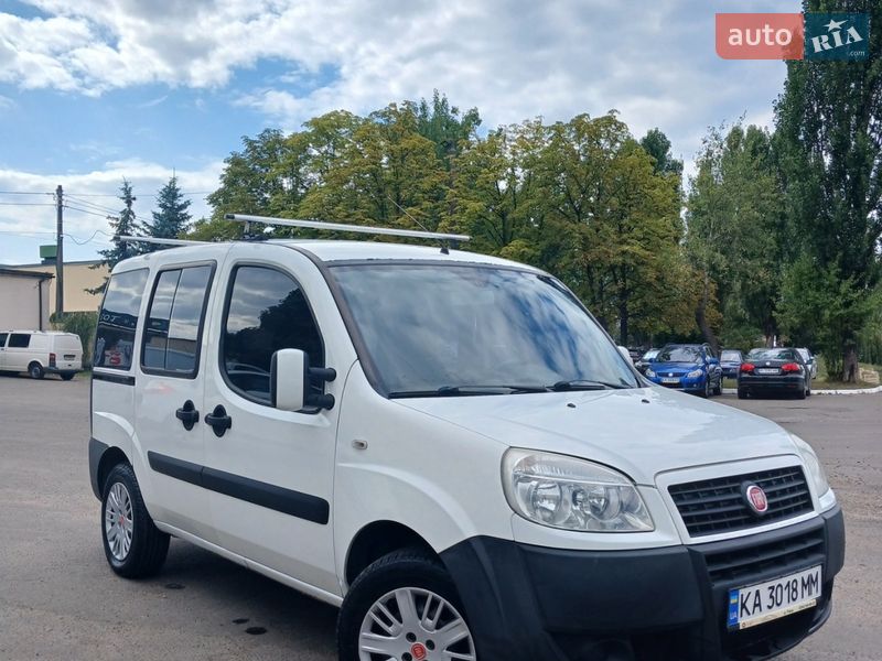 Минивэн Fiat Doblo 2008 в Киеве
