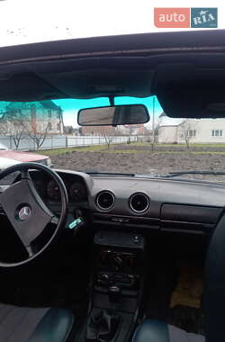 Седан Mercedes-Benz E-Class 1982 в Ратным