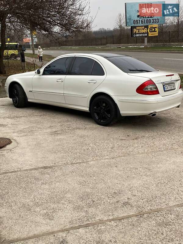 Седан Mercedes-Benz E-Class 2008 в Ровно Седан Mercedes-Benz E-Class 2008 в Ровно