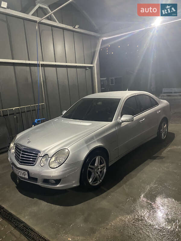 Седан Mercedes-Benz E-Class 2006 в Киеве