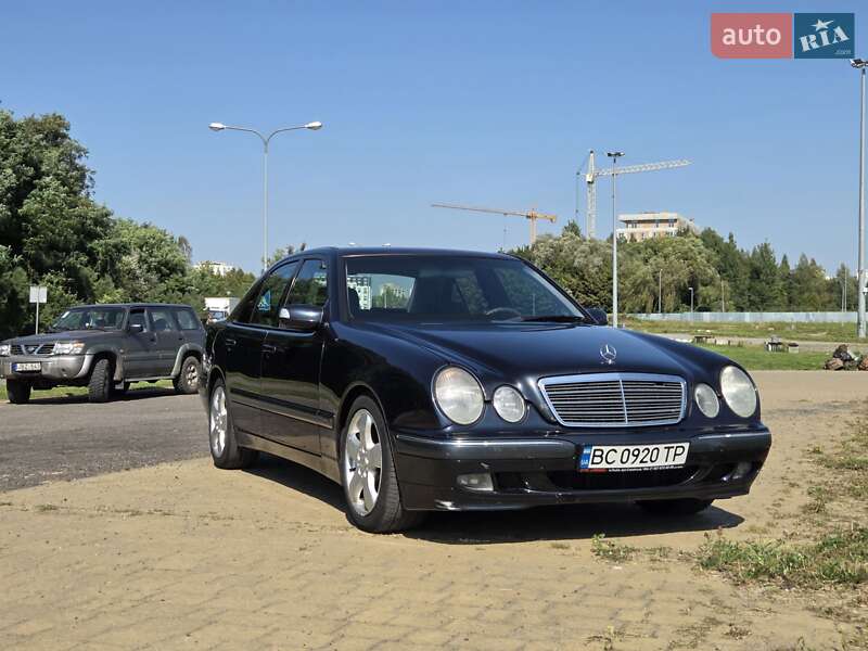 Седан Mercedes-Benz E-Class 2001 в Львові