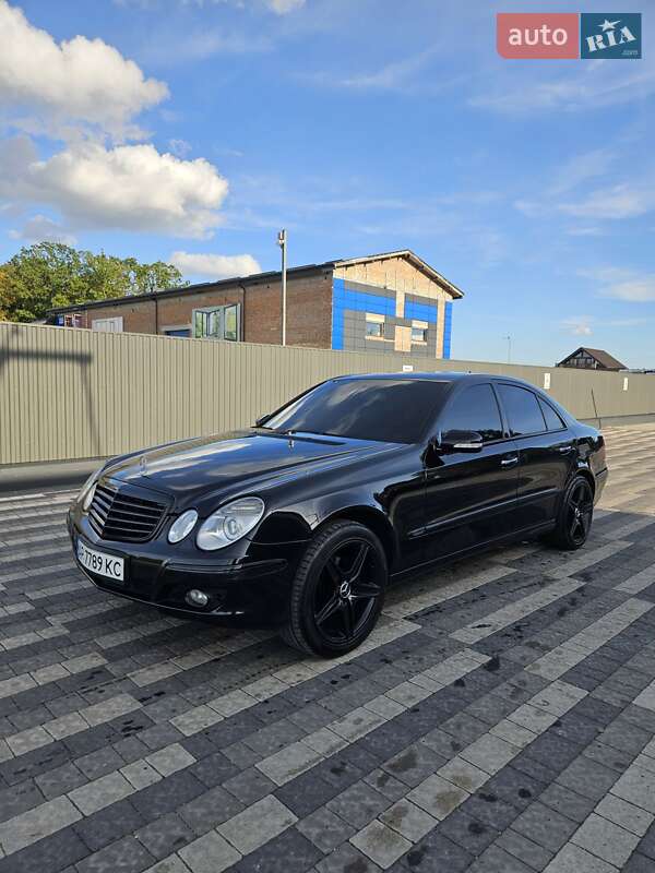 Седан Mercedes-Benz E-Class 2007 в Конопниці
