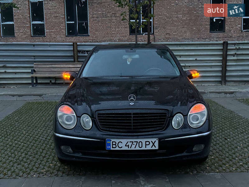 Седан Mercedes-Benz E-Class 2003 в Самборе
