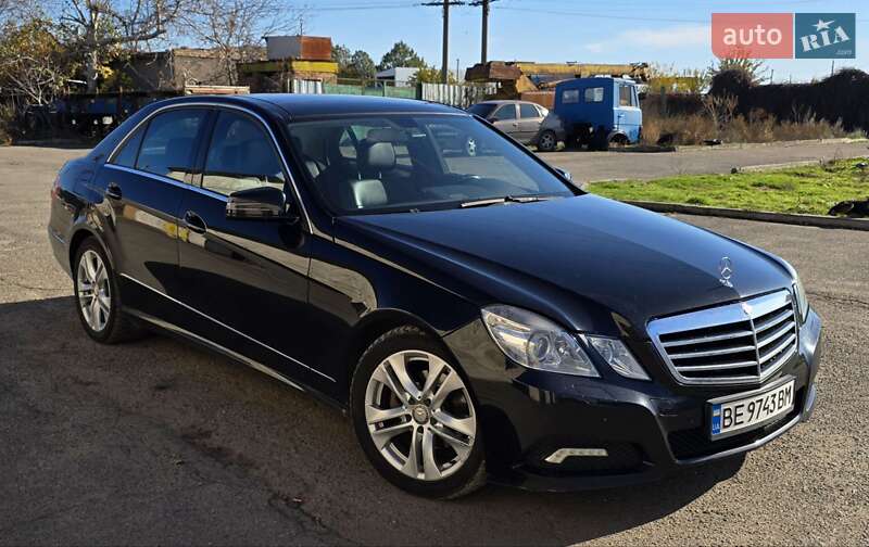 Седан Mercedes-Benz E-Class 2009 в Николаеве