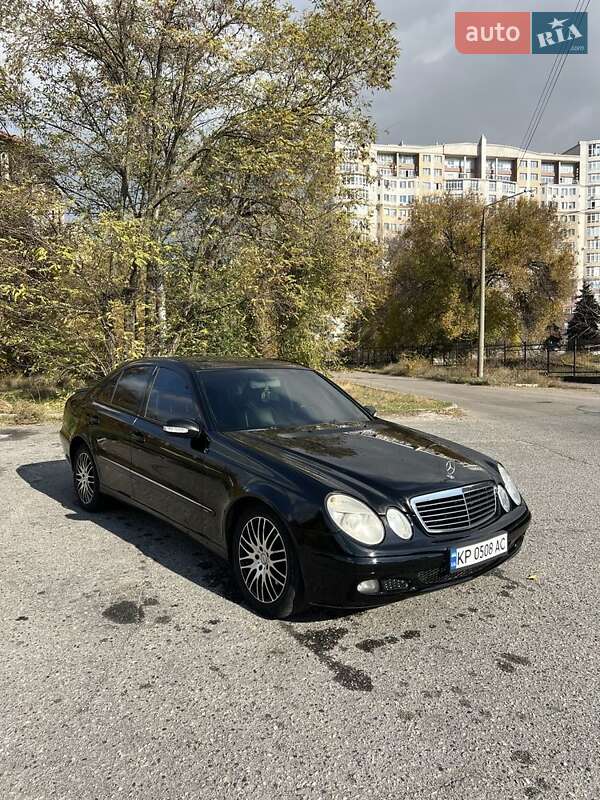 Седан Mercedes-Benz E-Class 2003 в Запорожье
