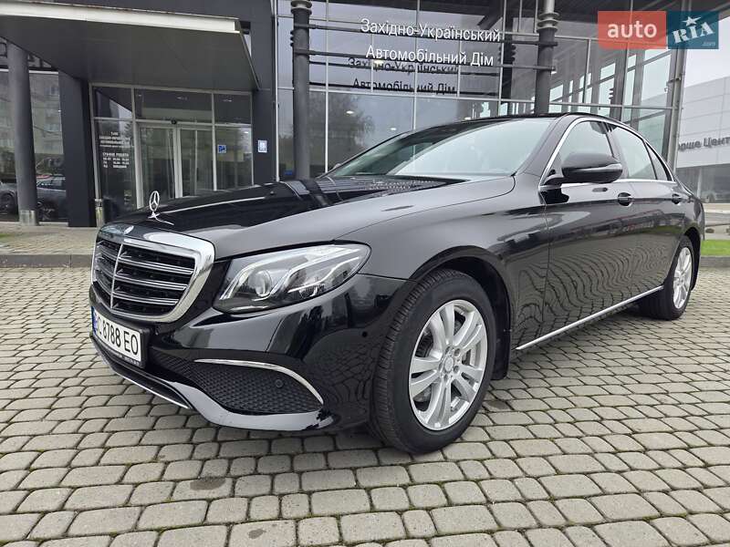 Седан Mercedes-Benz E-Class 2017 в Львове