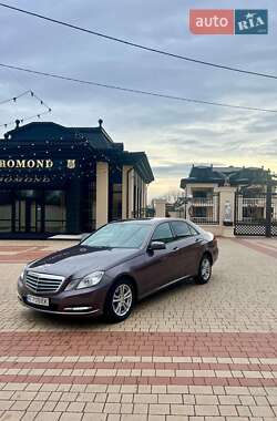 Седан Mercedes-Benz E-Class 2011 в Снятині
