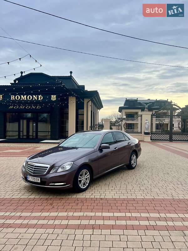 Седан Mercedes-Benz E-Class 2011 в Снятині Седан Mercedes-Benz E-Class 2011 в Снятині