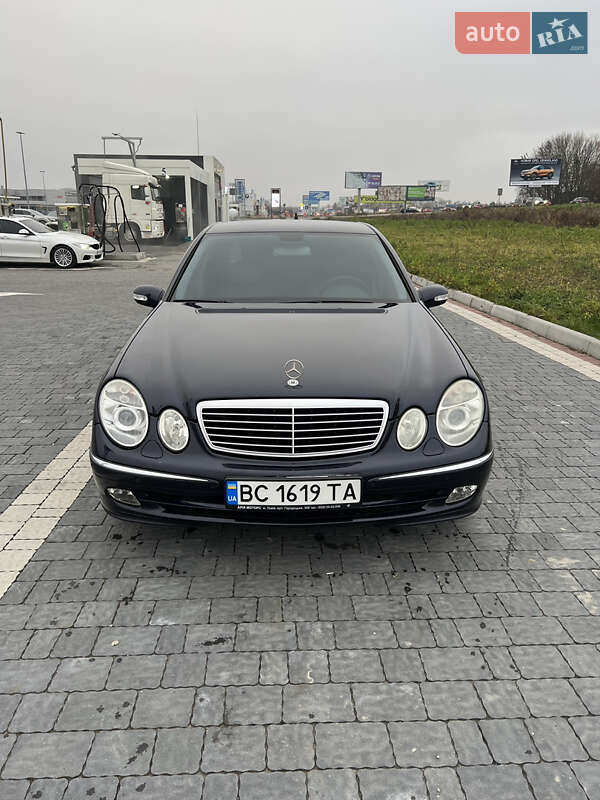 Седан Mercedes-Benz E-Class 2002 в Львове