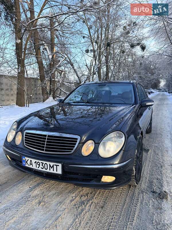 Седан Mercedes-Benz E-Class 2002 в Киеве