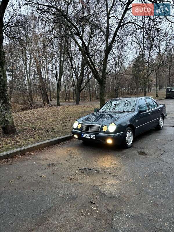Седан Mercedes-Benz E-Class 1998 в Харькове Седан Mercedes-Benz E-Class 1998 в Харькове