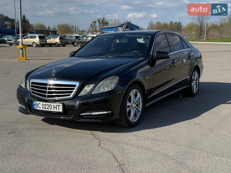 Седан Mercedes-Benz E-Class 2012 в Львове