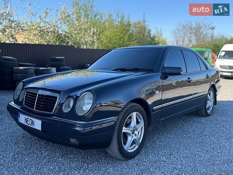 Седан Mercedes-Benz E-Class 1997 в Кременце