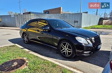 Седан Mercedes-Benz E-Class 2011 в Києві